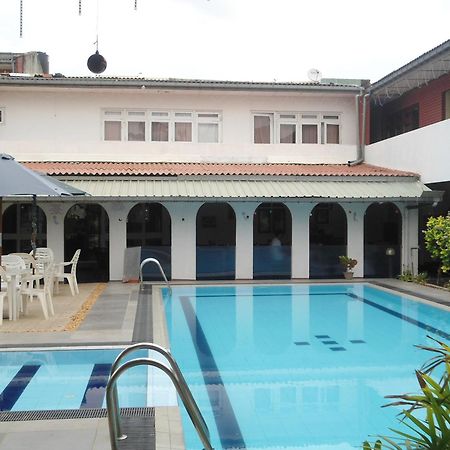 Dehiwala-Mount Lavinia Ranveli Beach Hotel מראה חיצוני תמונה