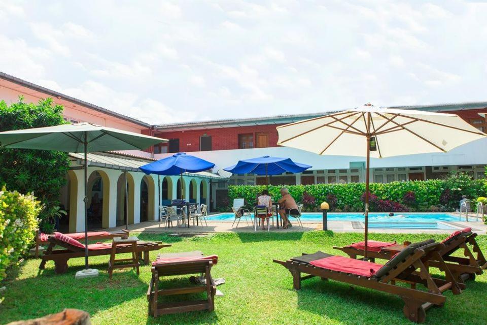 Dehiwala-Mount Lavinia Ranveli Beach Hotel מראה חיצוני תמונה
