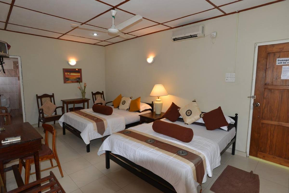 Dehiwala-Mount Lavinia Ranveli Beach Hotel מראה חיצוני תמונה