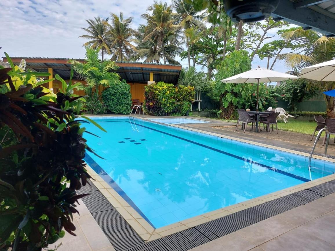 Dehiwala-Mount Lavinia Ranveli Beach Hotel מראה חיצוני תמונה
